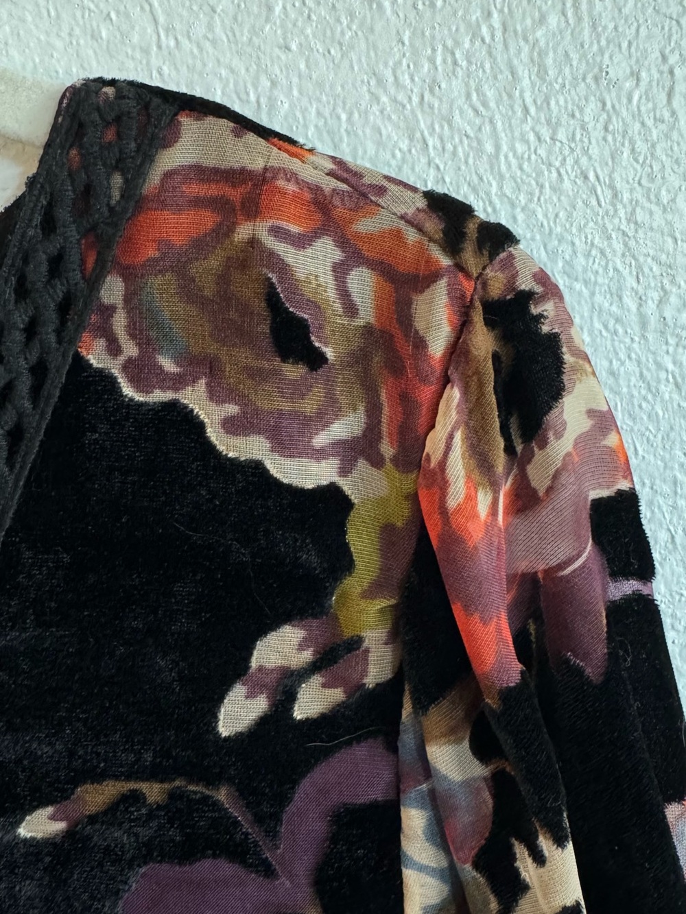 miami Black V-Neck Velvet Dress - Picture 10 of 11
